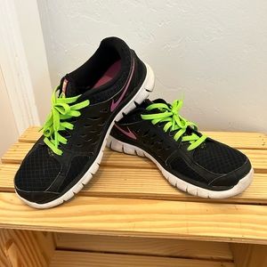 Nike Flex Run - Neon Accents